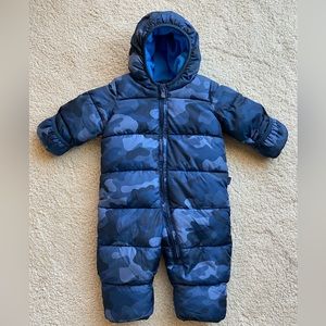 Gap infant baby snowsuit 3-6 months